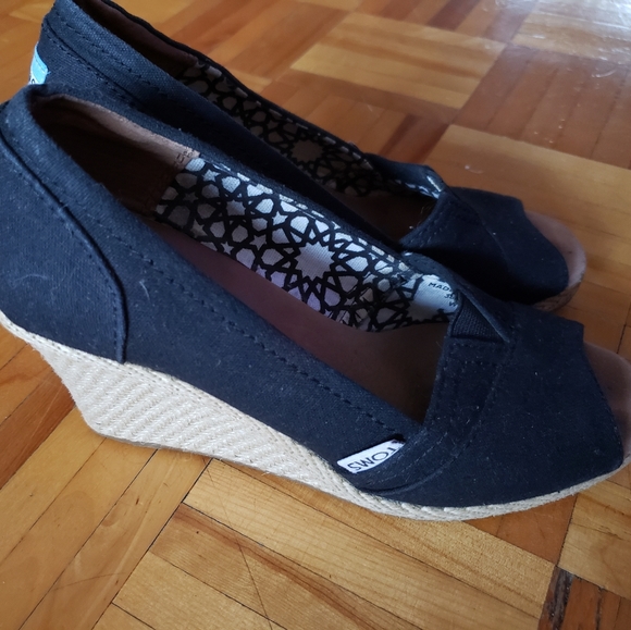 Toms Black Open Toe Wedge Shoe SZ 6 - Picture 3 of 8